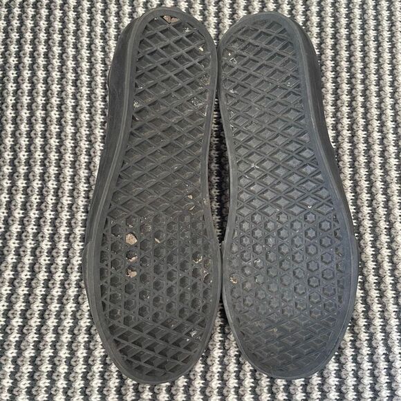 VANS triple black lace up sneaker women’s shoe size 8 - Picture 7 of 9